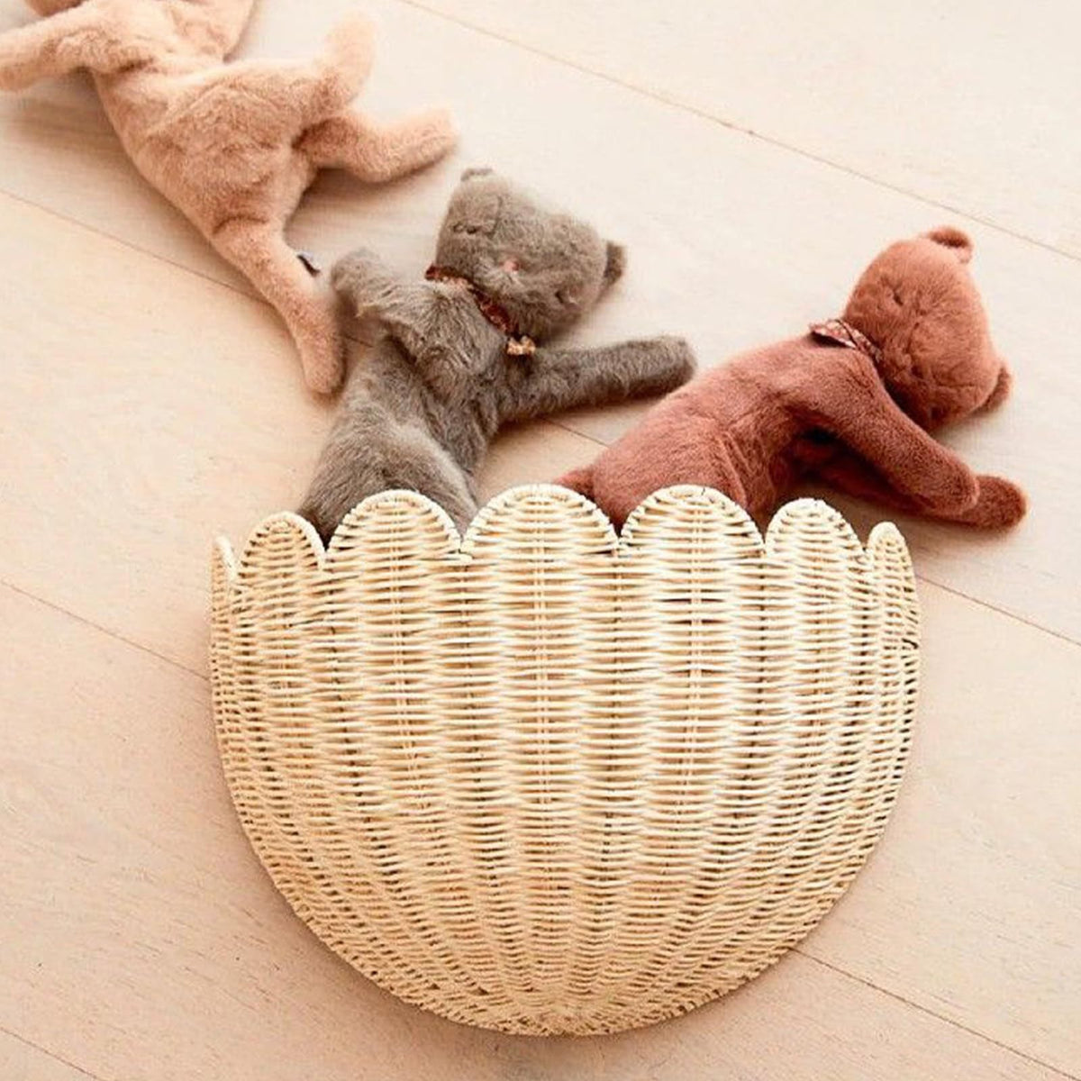 Playful Decorative Basket in Shell Design | Kelmera