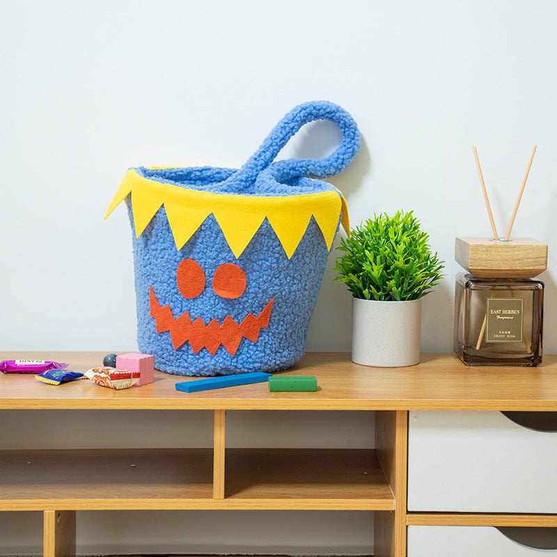 Playful Gift Basket with Cute Halloween Motif | Kelmera