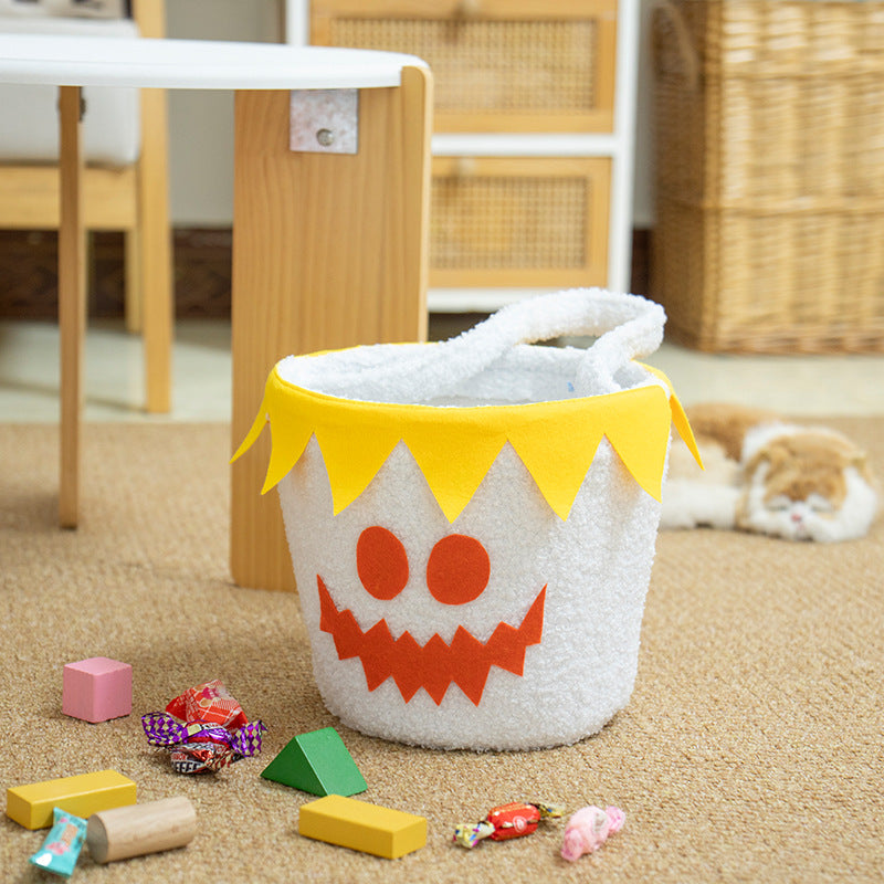 Playful Gift Basket with Cute Halloween Motif | Kelmera