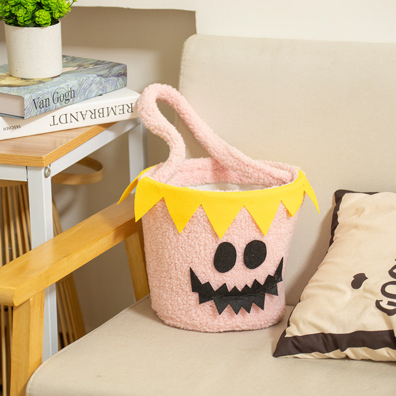 Playful Gift Basket with Cute Halloween Motif | Kelmera
