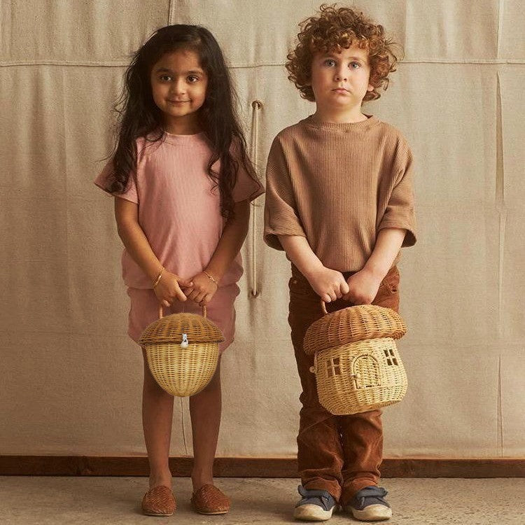 Playful Hand Basket in House Design | Kelmera