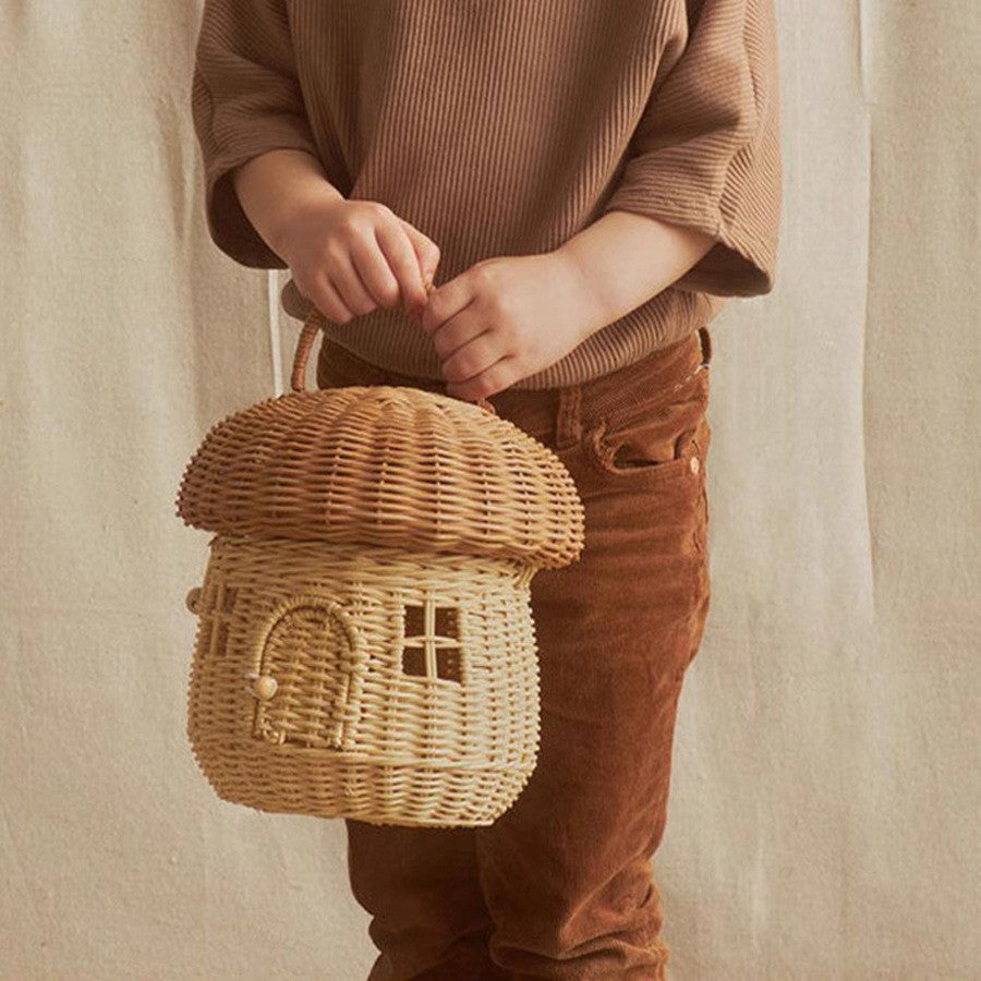 Playful Hand Basket in House Design | Kelmera