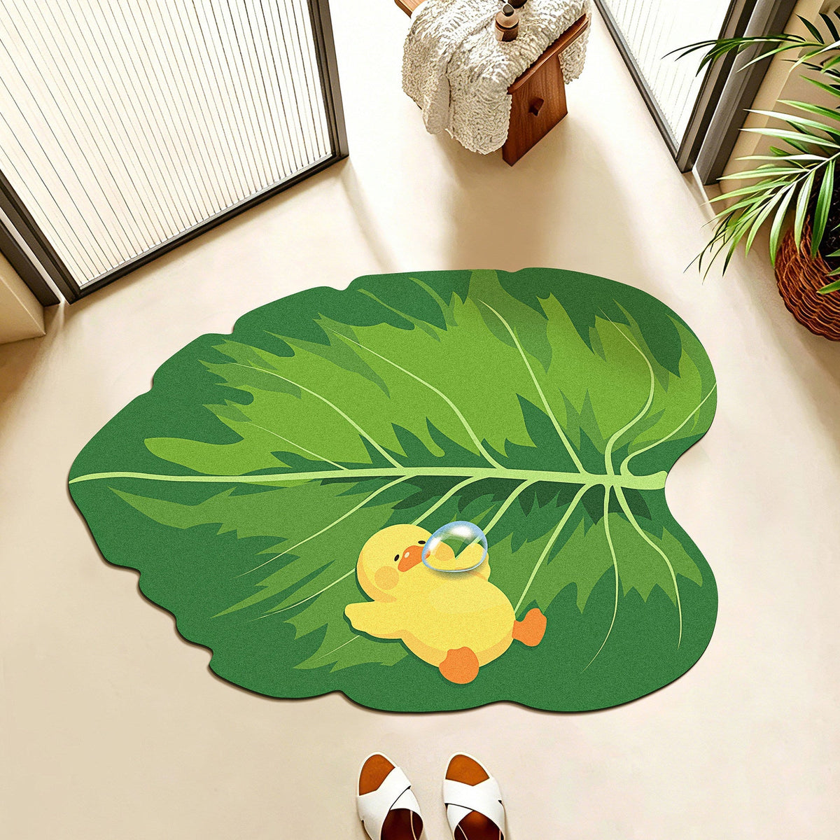 Playful Leaf-Shaped Floor Mat | Kelmera