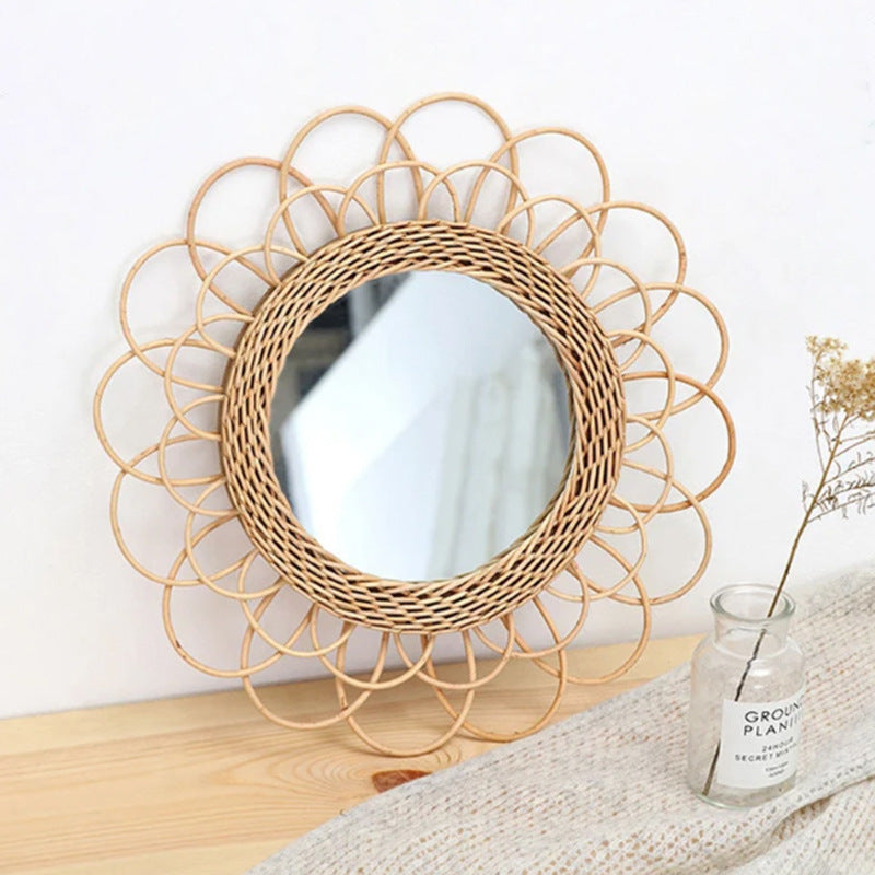 Playful Wall Mirror made of Rattan | Kelmera