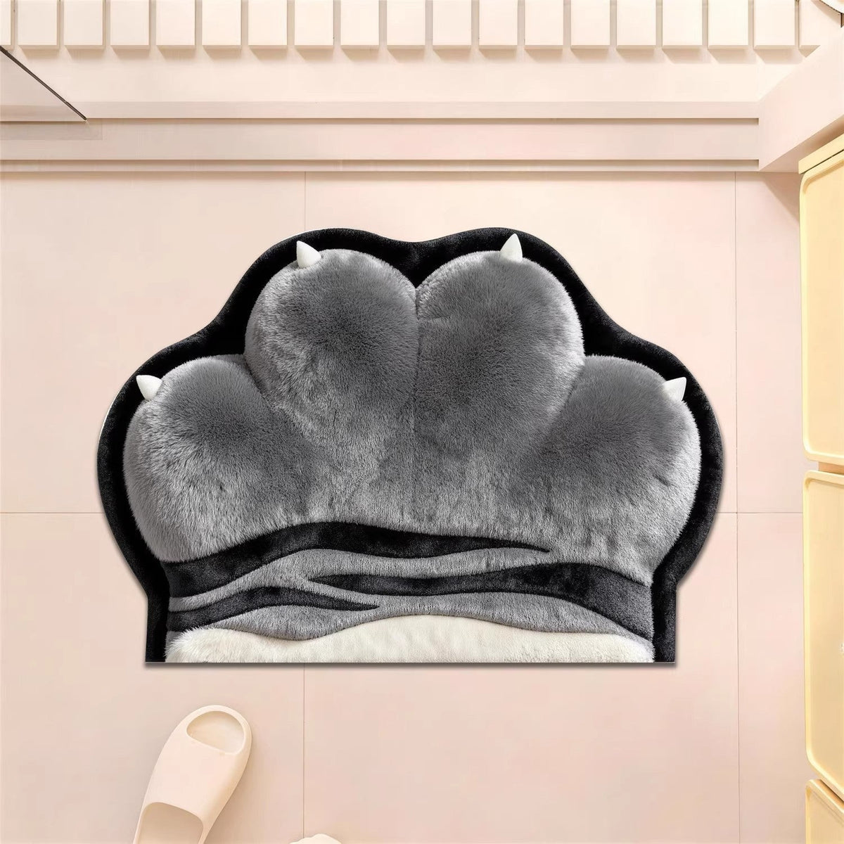 Plush Cat Paws Decorative Bath Mat | Kelmera