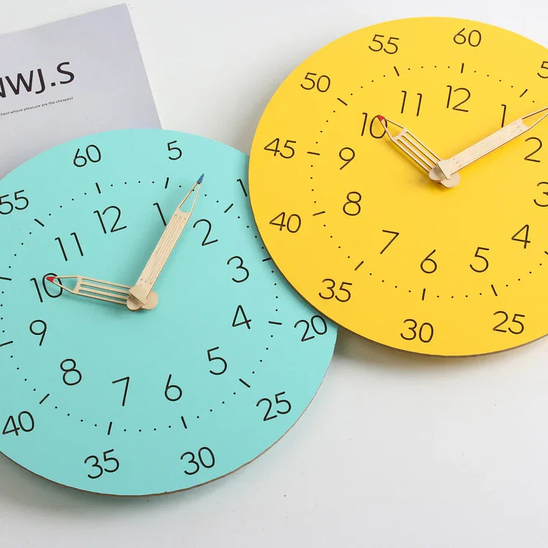 Quinstossa Wall Décor Clock