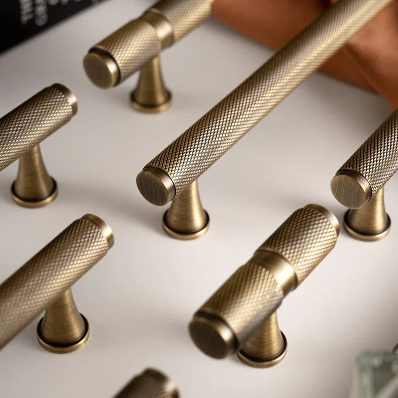 Quintara Handles and Knobs