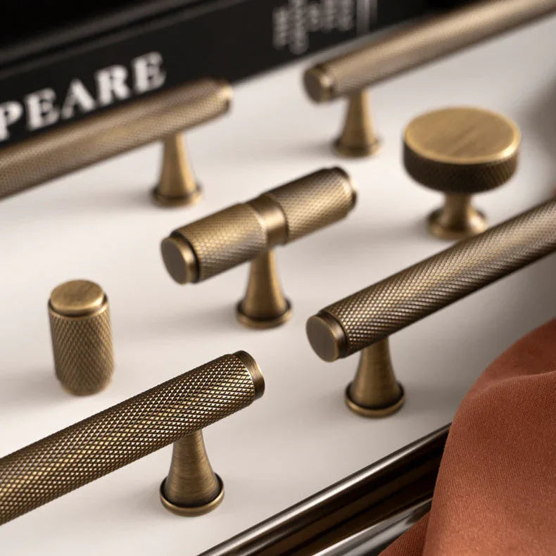 Quintara Handles and Knobs