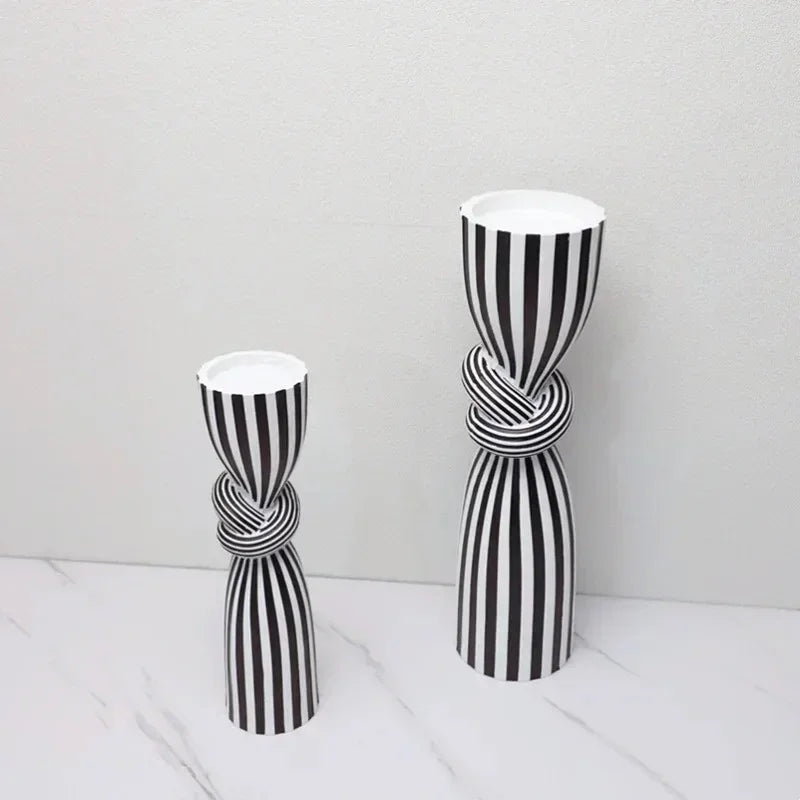 Quinvorra Striped Candle Holder