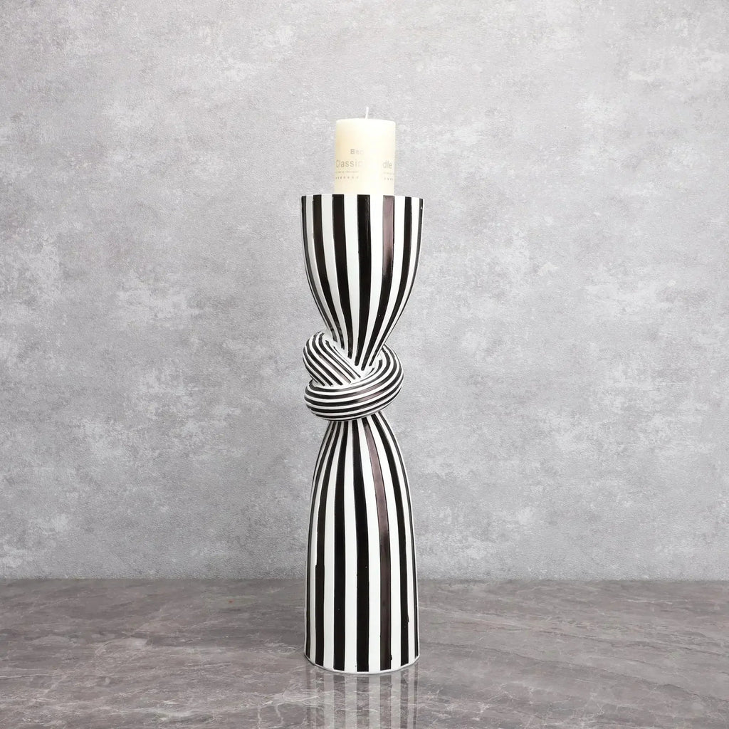 Quinvorra Striped Candle Holder