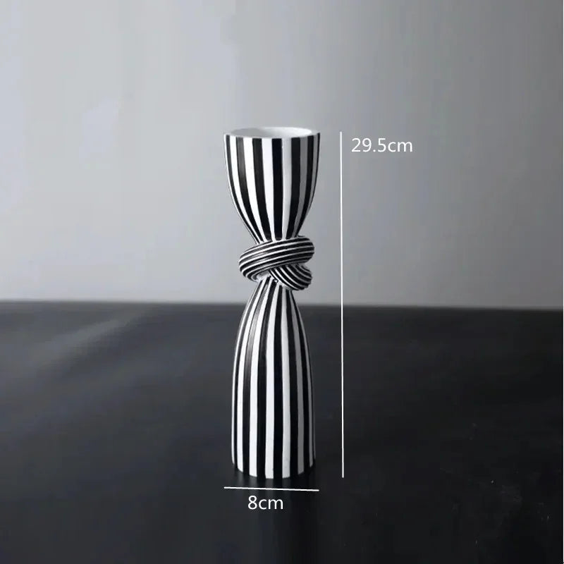 Quinvorra Striped Candle Holder