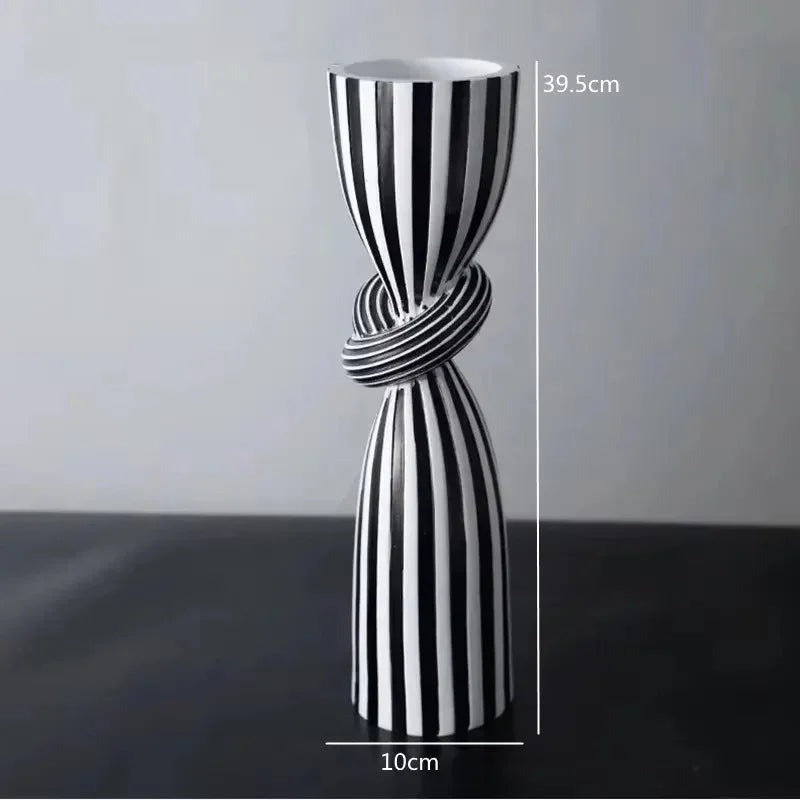Quinvorra Striped Candle Holder