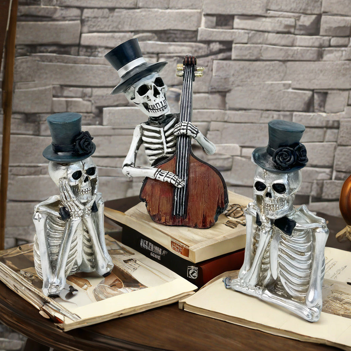 Romantic Skeleton Figure | Kelmera