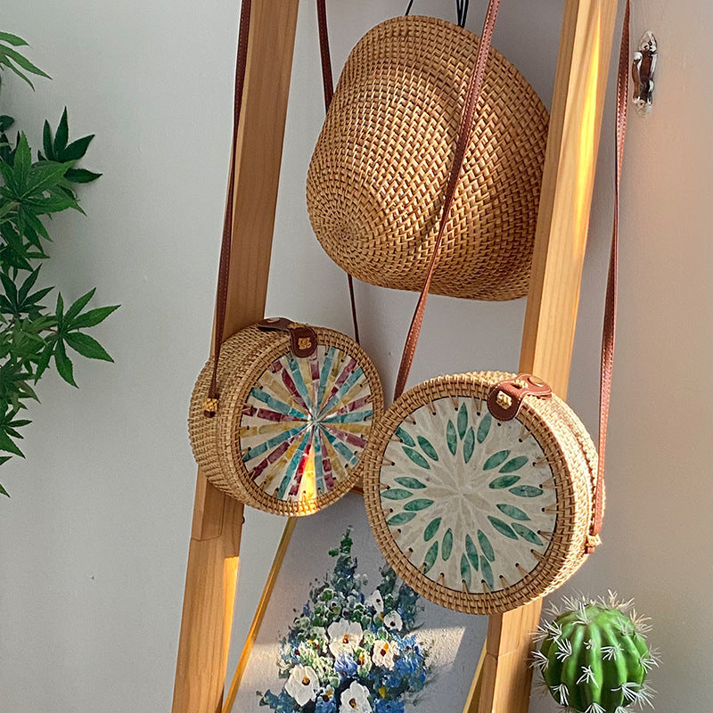 Round Bast-Handbag | Kelmera