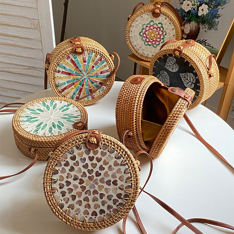 Round Bast-Handbag | Kelmera