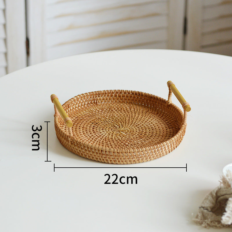 Round Serving Platter made of Braided Rattan | Kelmera