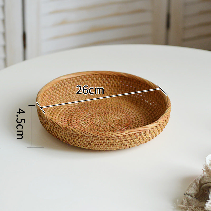 Round Serving Platter made of Braided Rattan | Kelmera