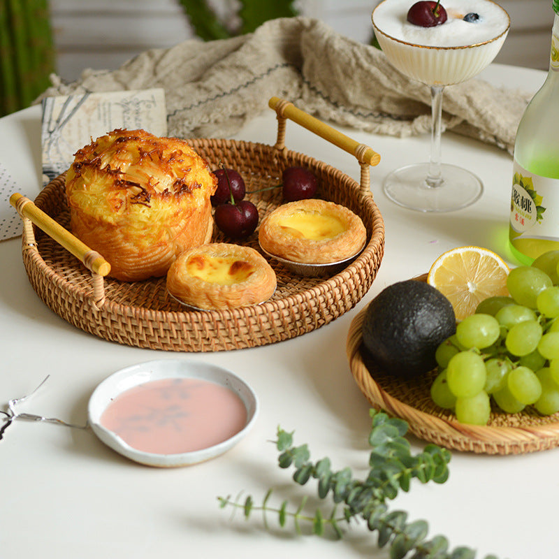 Round Serving Platter made of Braided Rattan | Kelmera