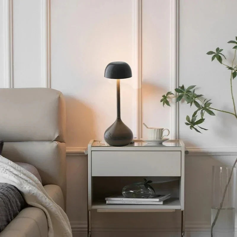 Silstessa Table Lamp