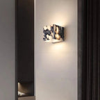 Urndendo Wall Lamp