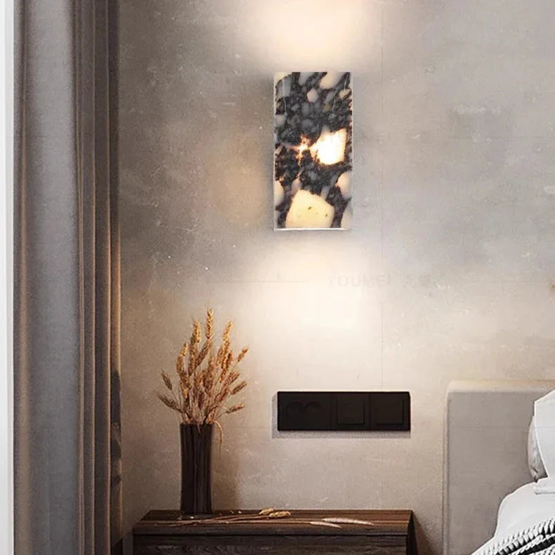 Urndendo Wall Lamp