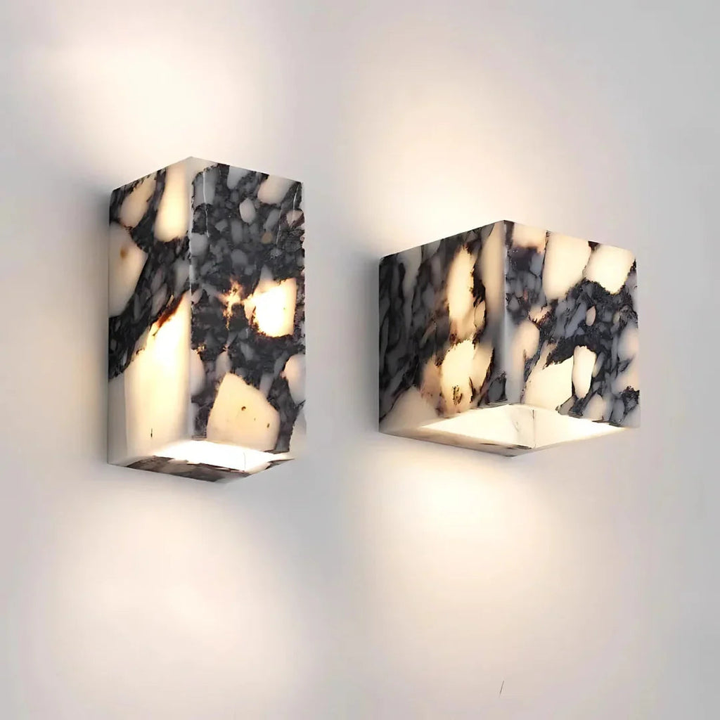 Urndendo Wall Lamp