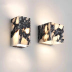 Urndendo Wall Lamp