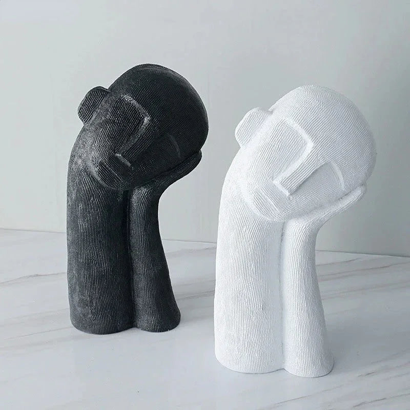 Valvossa Figurine