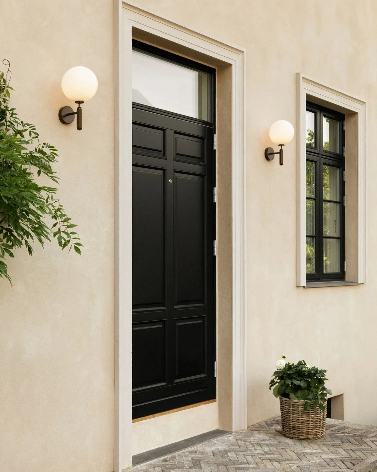 Vermorra Wall Light
