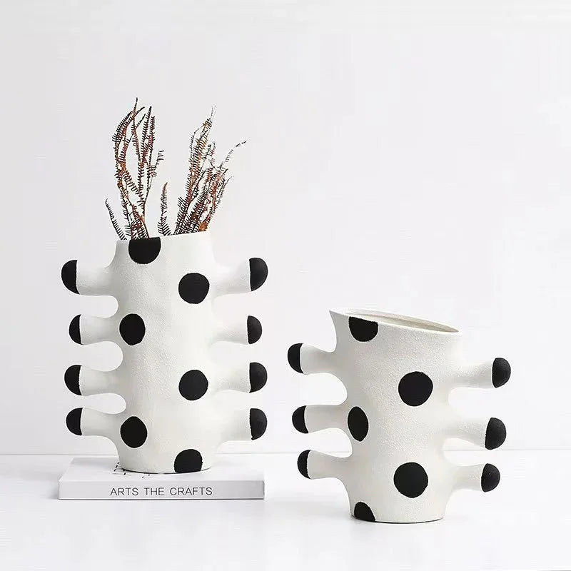 Verstoda Resin Vase