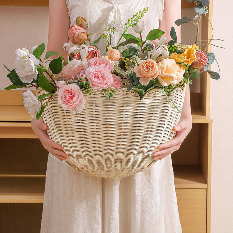 Wall Basket in Elegant Shell Design | Kelmera