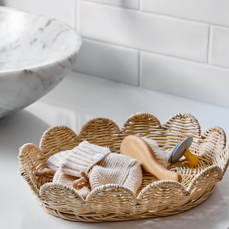 Wall Basket in Elegant Shell Design | Kelmera
