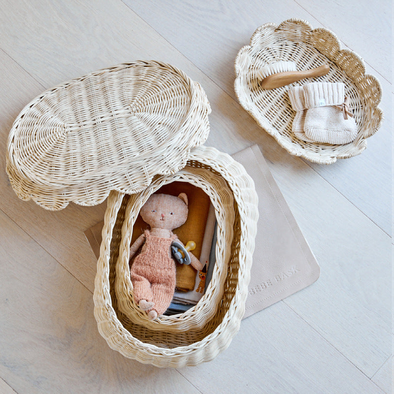 Wall Basket in Elegant Shell Design | Kelmera