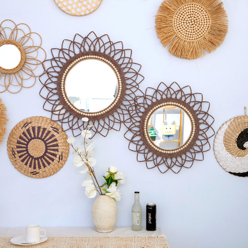 Wall Mirror with Elaborate Macrame Frame | Kelmera