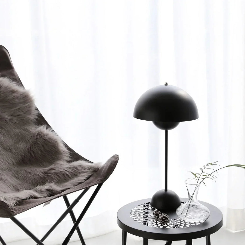 Wenstynta Table Lamp