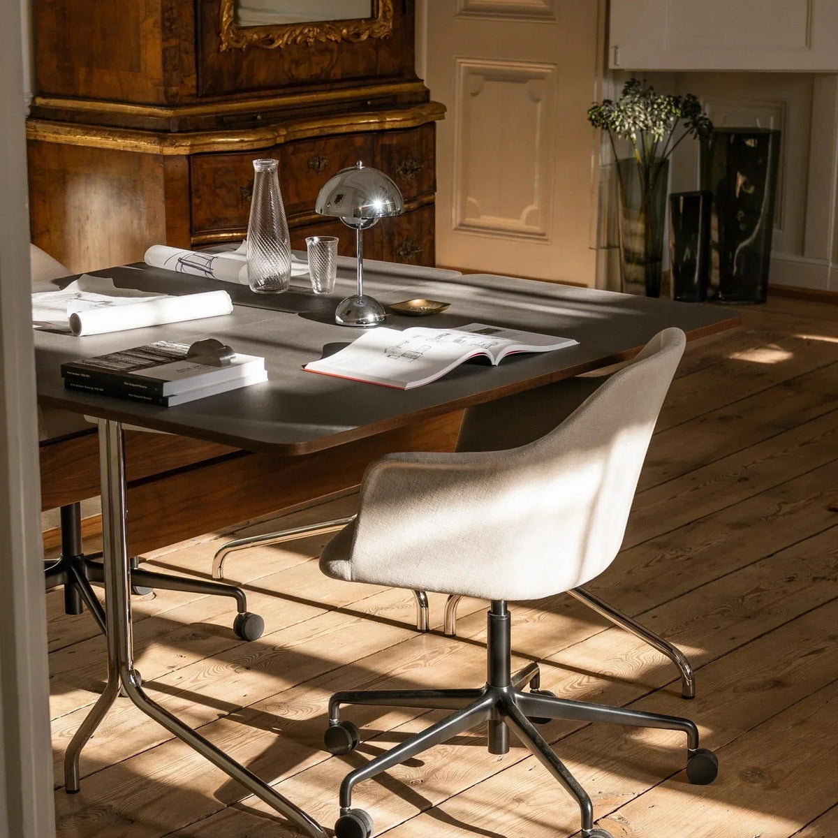 Wenstynta Table Lamp