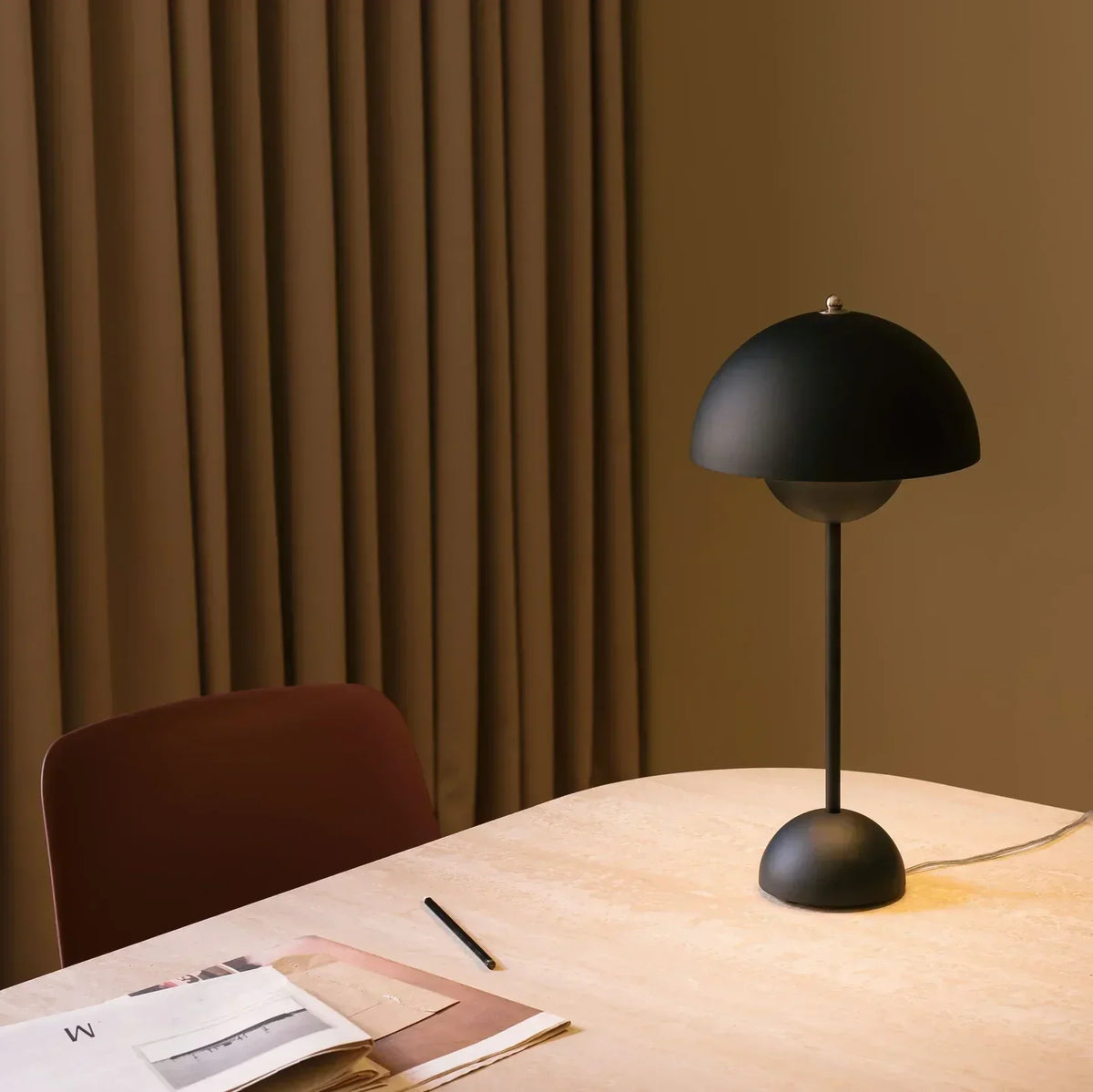 Wenstynta Table Lamp