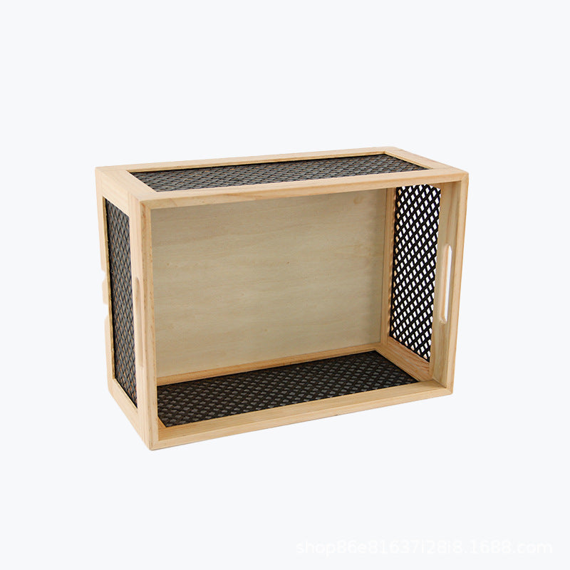 Wood Storage Box with Decorative Mesh Elements | Kelmera