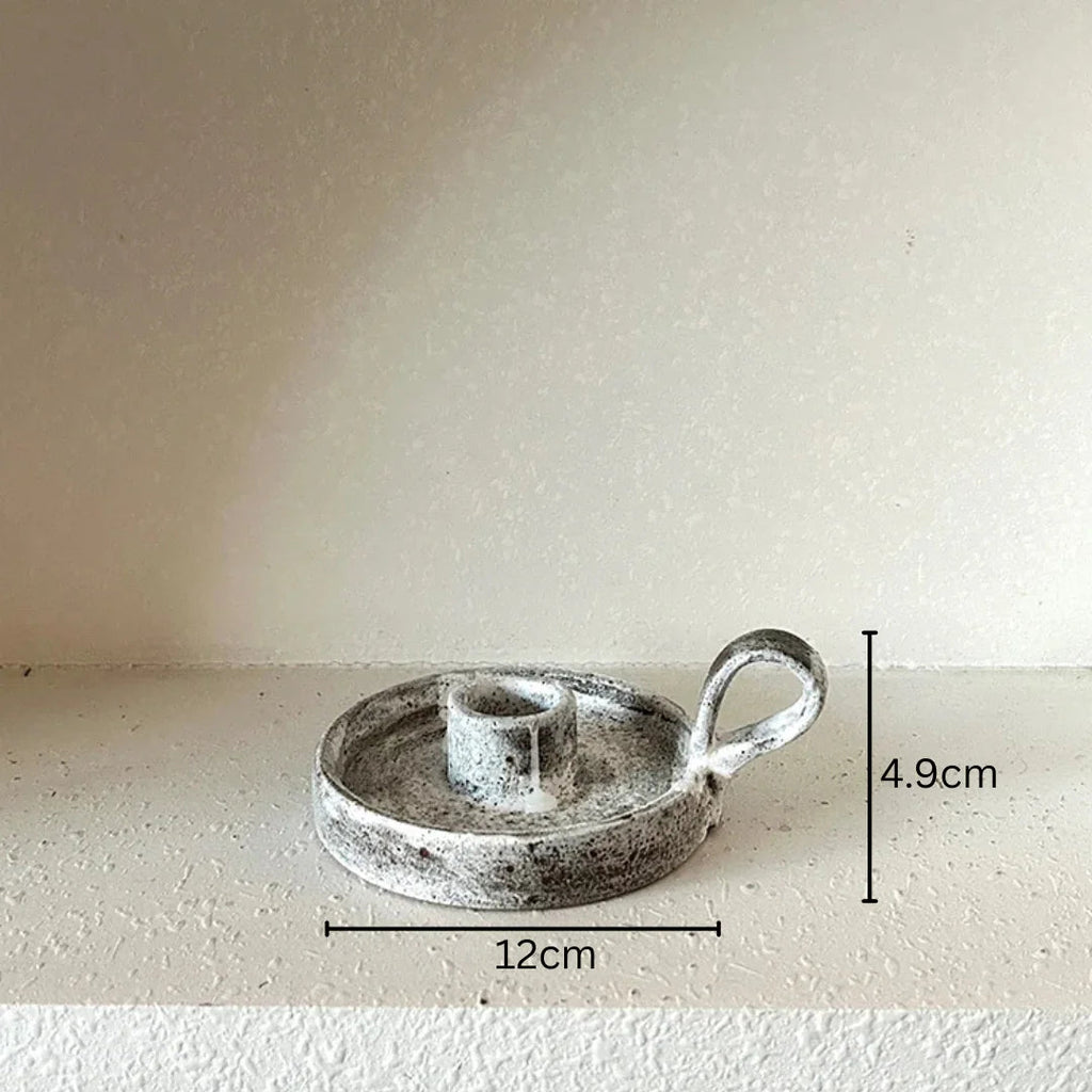 Yelnia Candle Holder