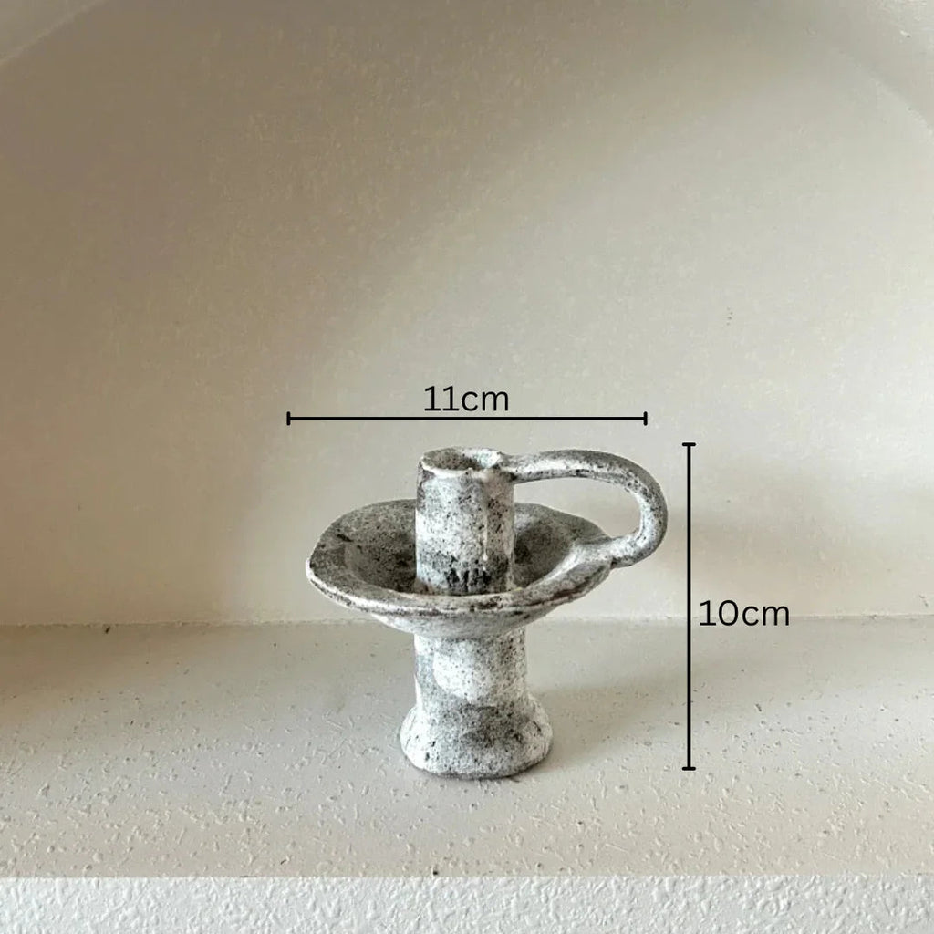 Yelnia Candle Holder
