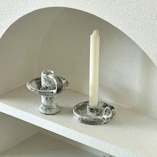 Yelnia Candle Holder