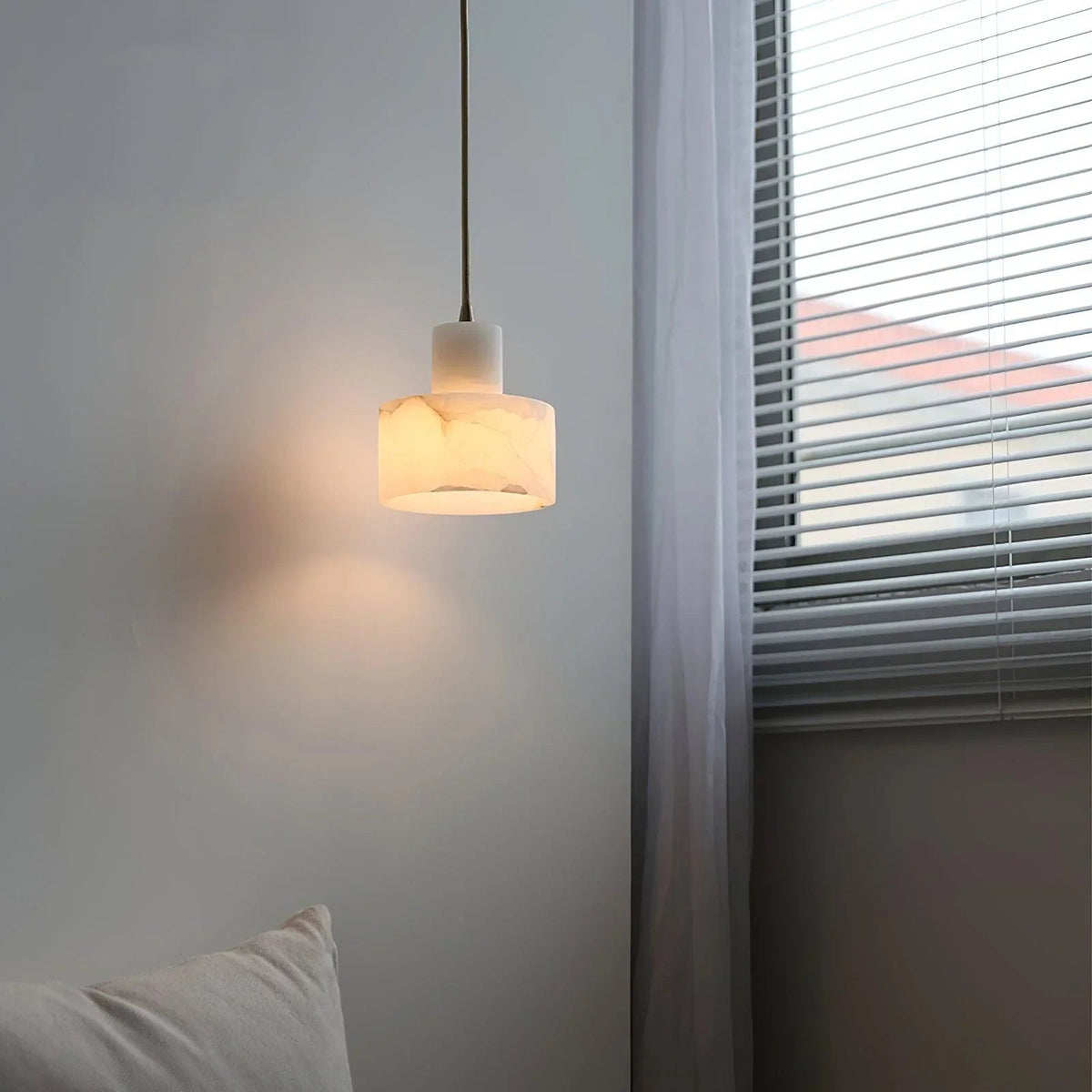 Yelveda Marble Pendant Lamp