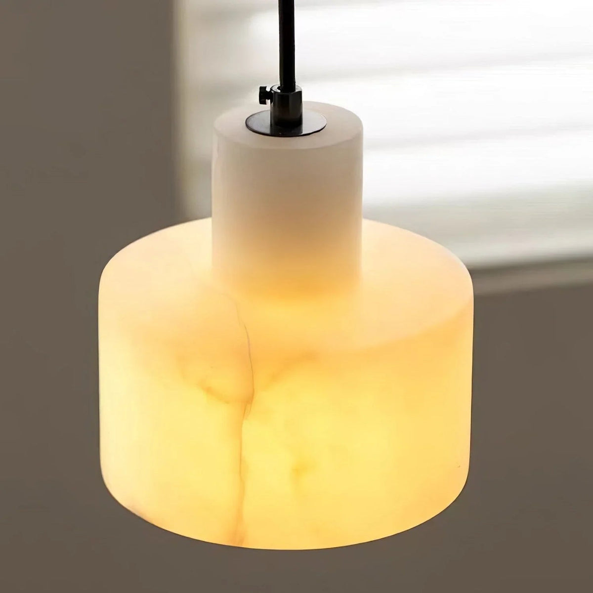 Yelveda Marble Pendant Lamp