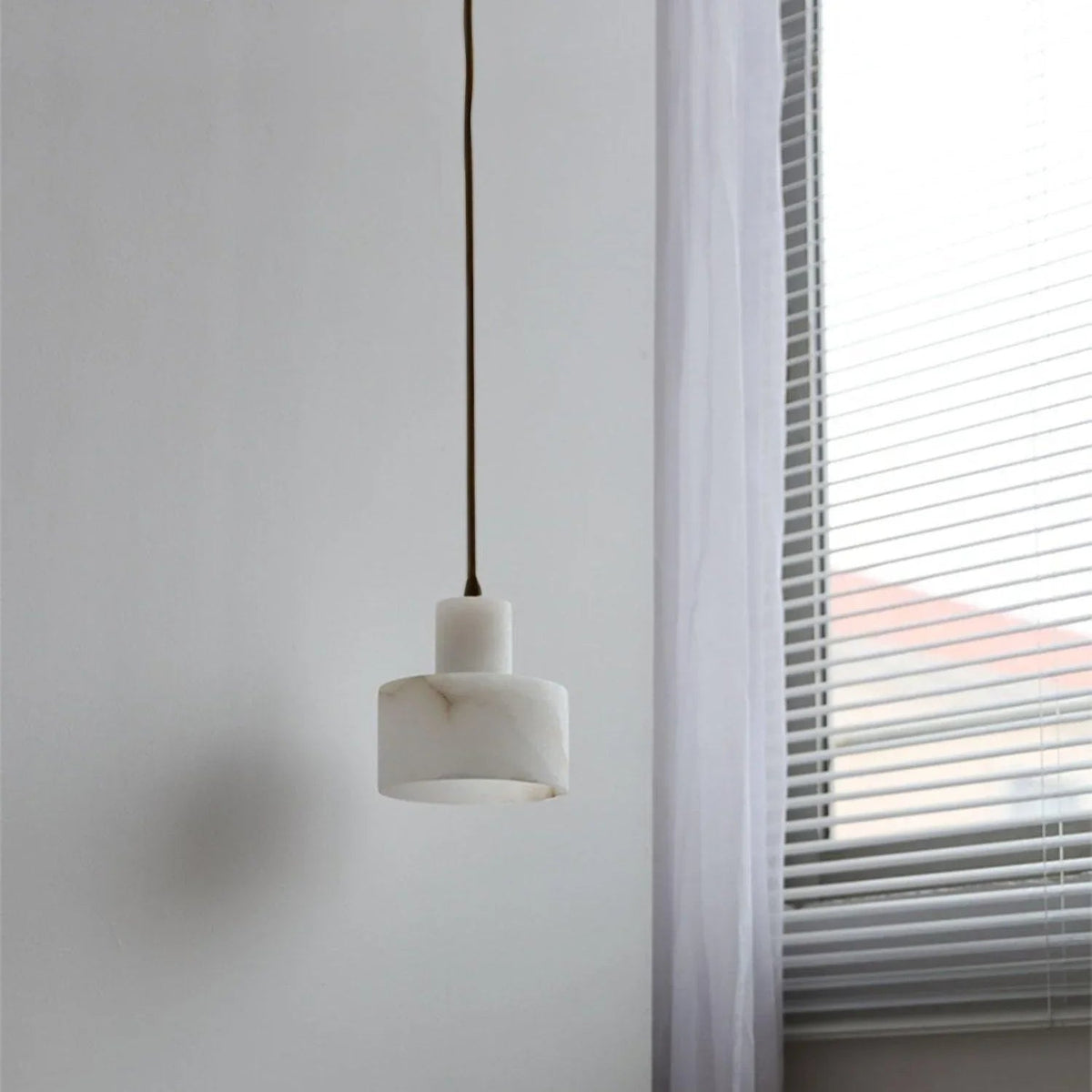 Yelveda Marble Pendant Lamp
