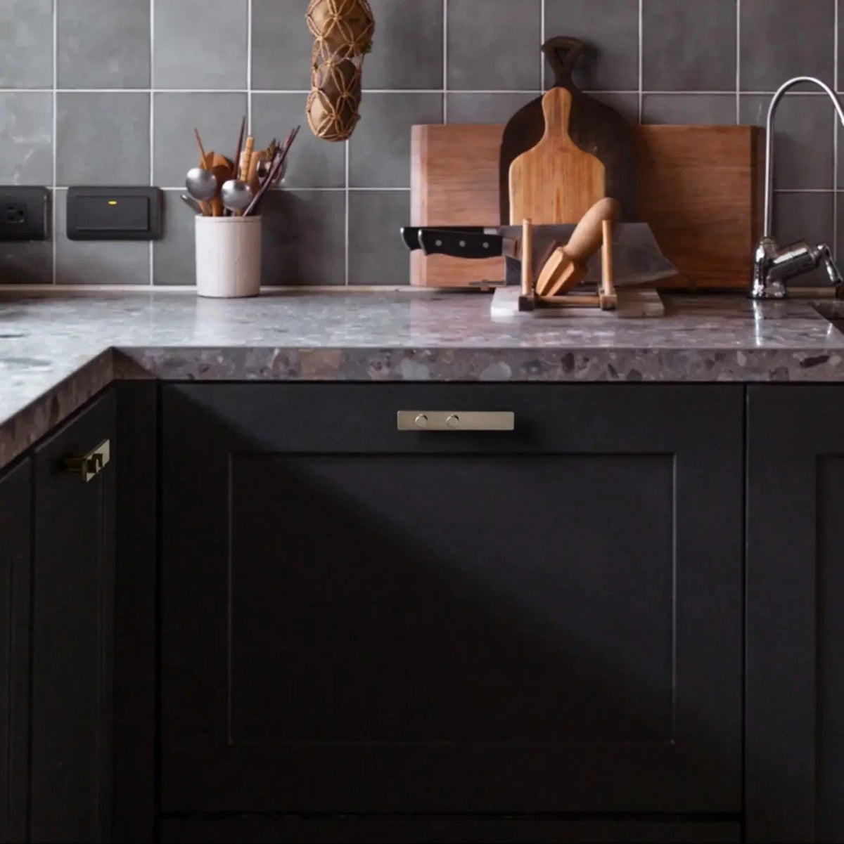 Zelsita Door & Cabinet Handle