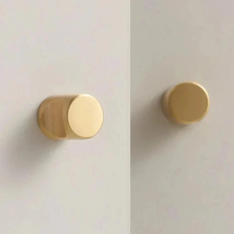 Zorlessa Brass Knobs